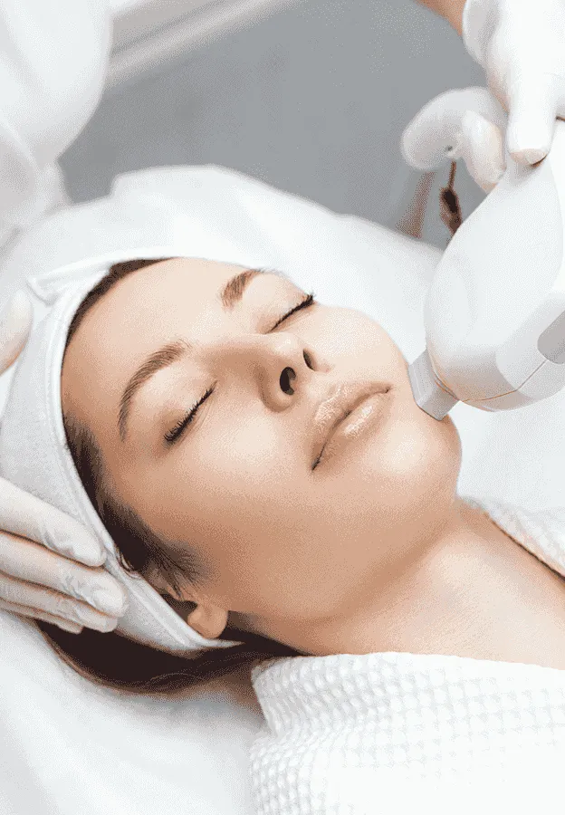 Cuidado dermatológico com a pele no Instituto Fabiana Ferraz